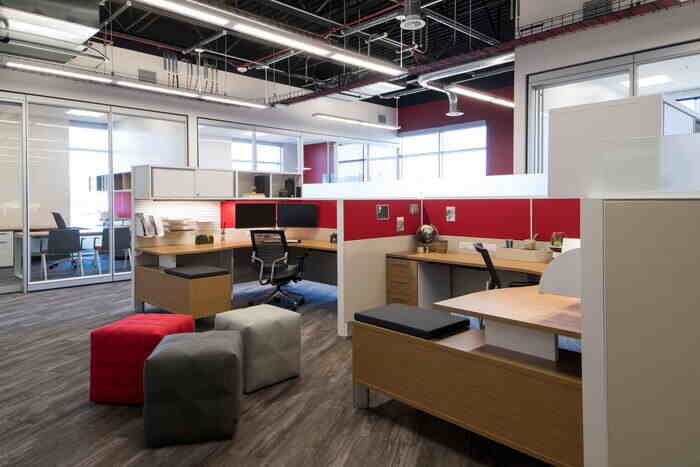 時尚現(xiàn)代簡約風(fēng)格員工辦公室