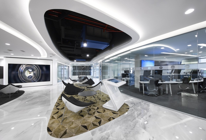 辦公室燈光設(shè)計(jì)筒燈與射燈如何應(yīng)用,互聯(lián)網(wǎng)公司財務(wù)室如何裝飾